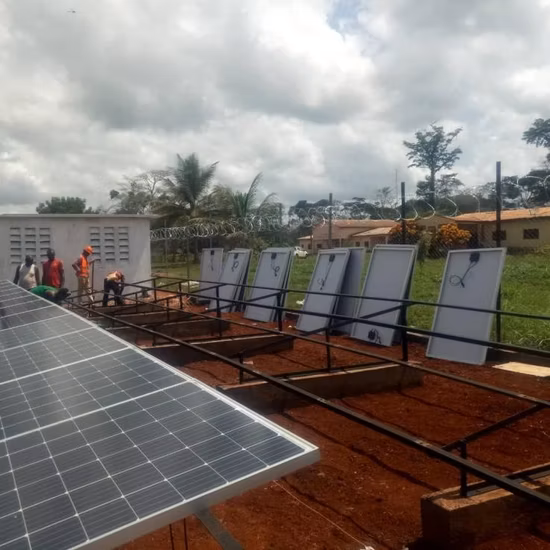 Bateria de gel tubular recarregável de longa duração Bateria de armazenamento solar Opzv 2V 3000ah Bateria de ciclo profundo